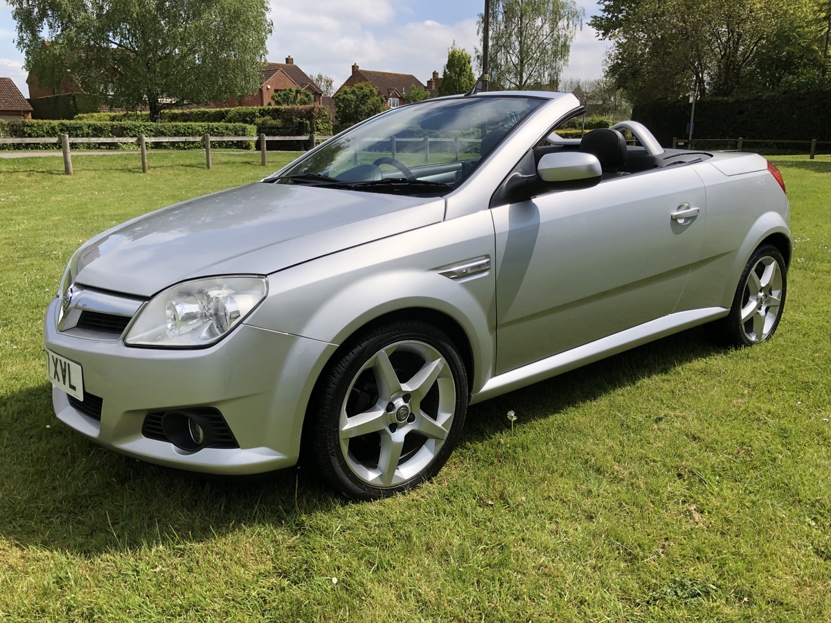 county-classics-2007-vauxhall-tigra-2-door-convertible-sports